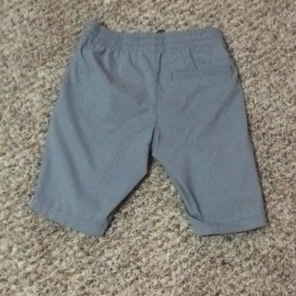Old navy boy gray shorts - Picture 2 of 2